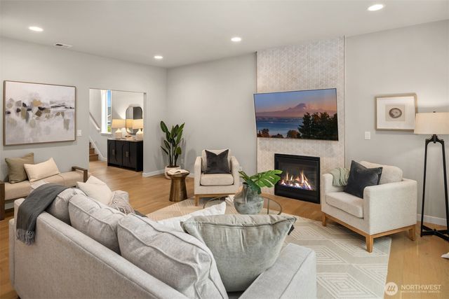 2119 NW Lynx Loop, Issaquah, WA 98027