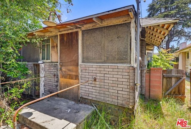 1247 W 49th Street, Los Angeles, CA 90037