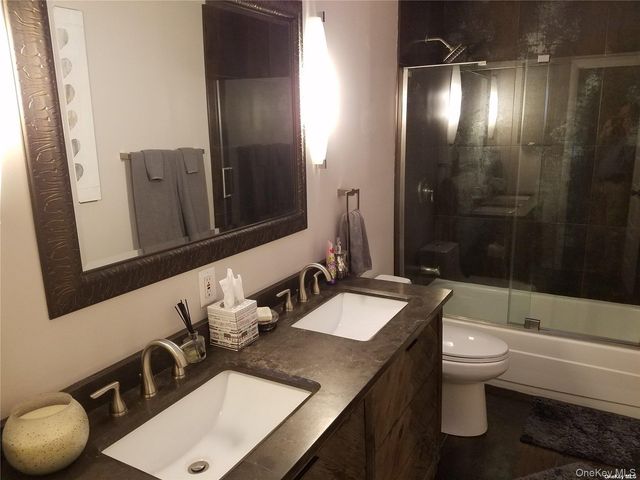 73 Spinney Road, East Quogue, NY 11942