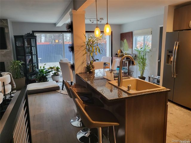 73 Spinney Road, East Quogue, NY 11942