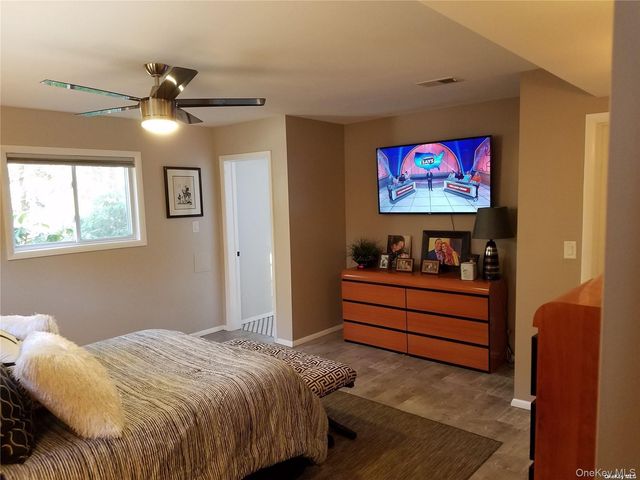 73 Spinney Road, East Quogue, NY 11942