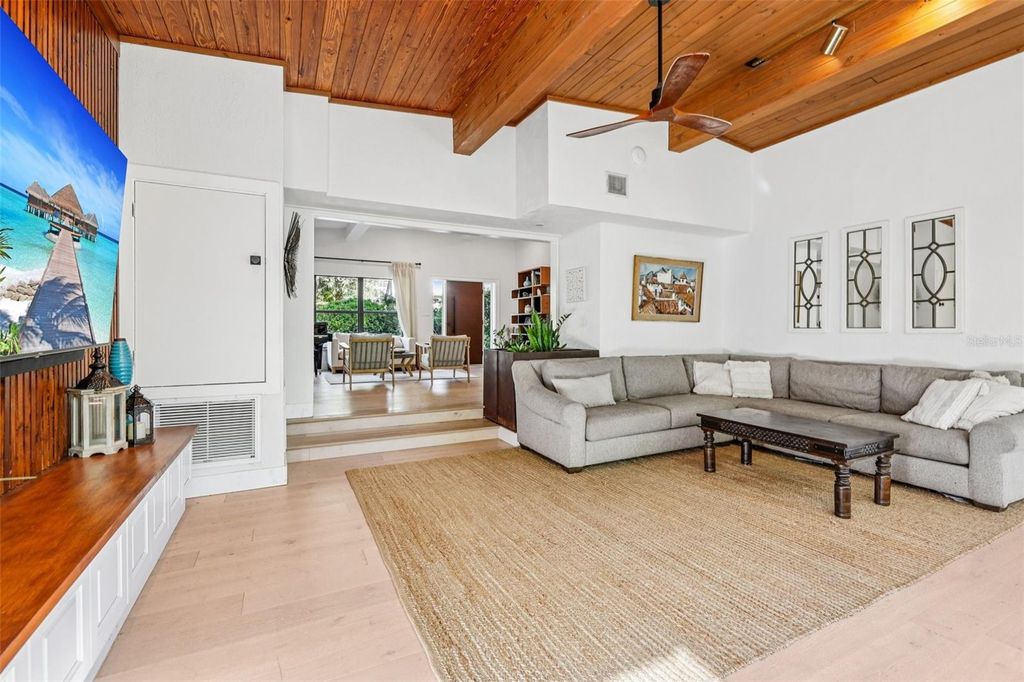 Image 11 of property listing at 1016 HOWELL BRANCH ROAD, Winter Park, FL 32789