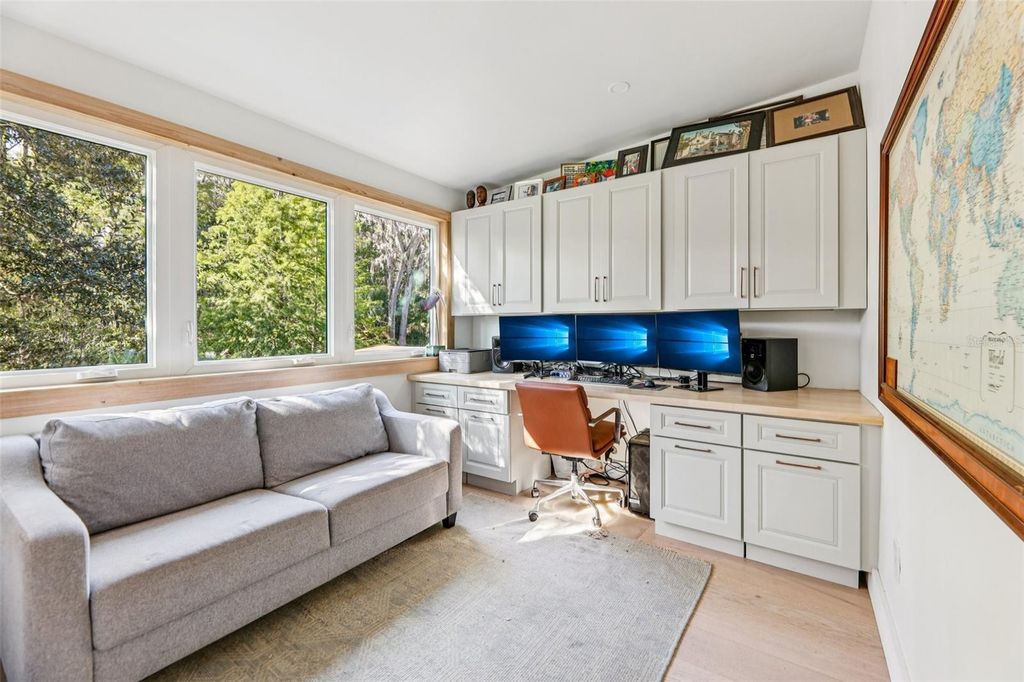 Image 38 of property listing at 1016 HOWELL BRANCH ROAD, Winter Park, FL 32789