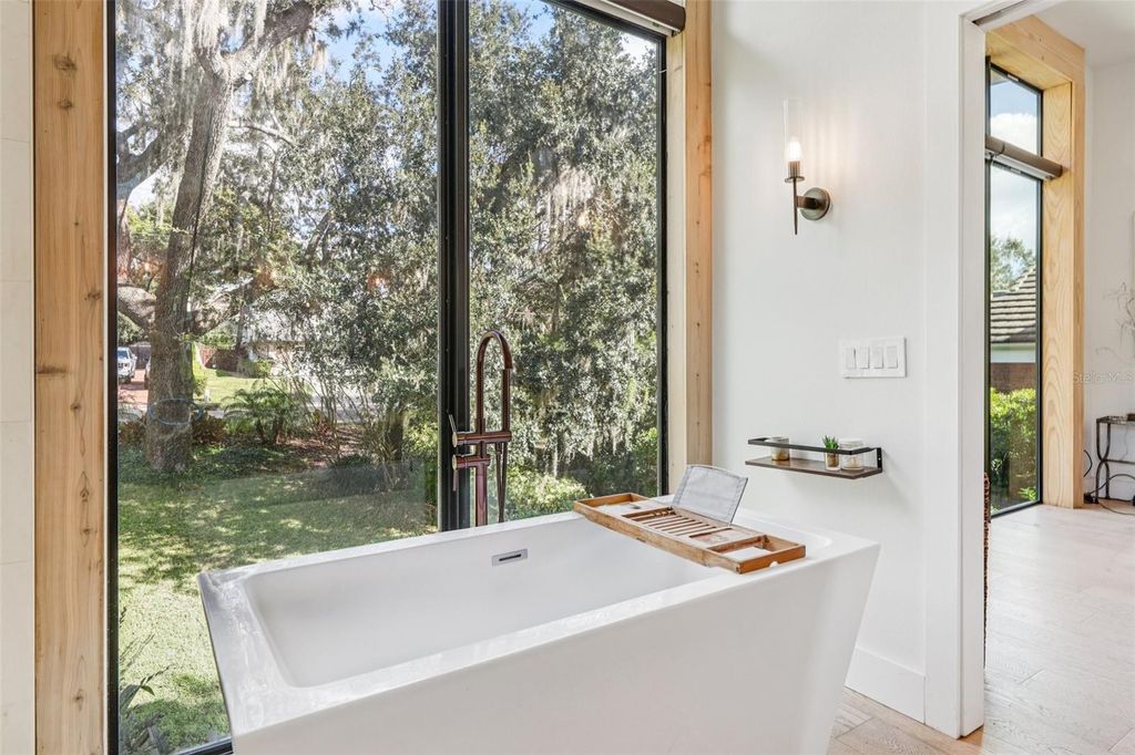 Image 52 of property listing at 1016 HOWELL BRANCH ROAD, Winter Park, FL 32789