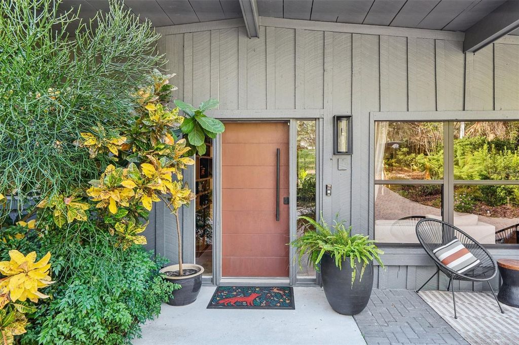 Image 7 of property listing at 1016 HOWELL BRANCH ROAD, Winter Park, FL 32789