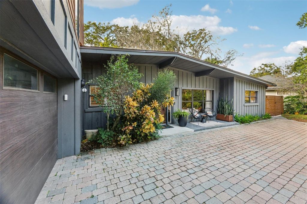 Image 8 of property listing at 1016 HOWELL BRANCH ROAD, Winter Park, FL 32789