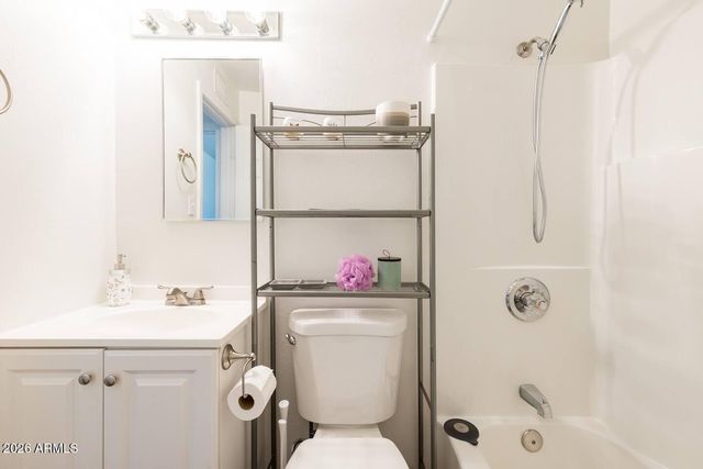 6320 W MITCHELL Drive, Phoenix, AZ 85033