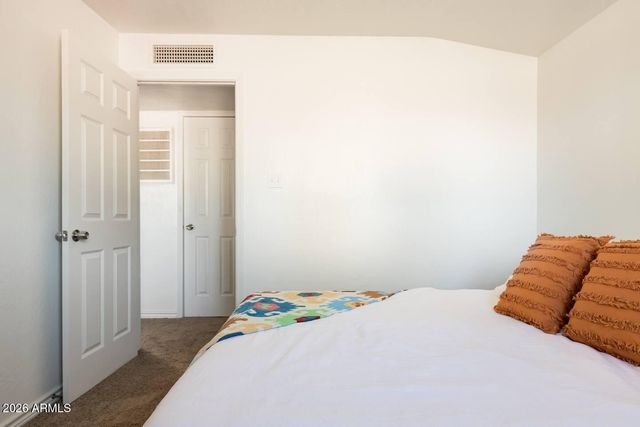 6320 W MITCHELL Drive, Phoenix, AZ 85033