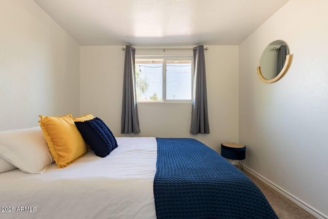 6320 W MITCHELL Drive, Phoenix, AZ 85033