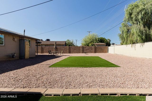 6320 W MITCHELL Drive, Phoenix, AZ 85033