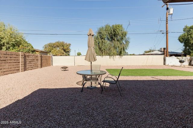 6320 W MITCHELL Drive, Phoenix, AZ 85033