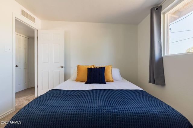 6320 W MITCHELL Drive, Phoenix, AZ 85033