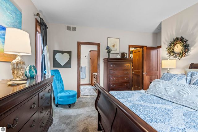 6536 Indian Hill Road, Honor, MI 49640