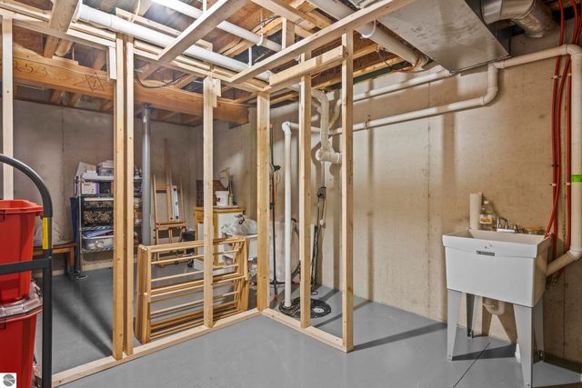 6536 Indian Hill Road, Honor, MI 49640