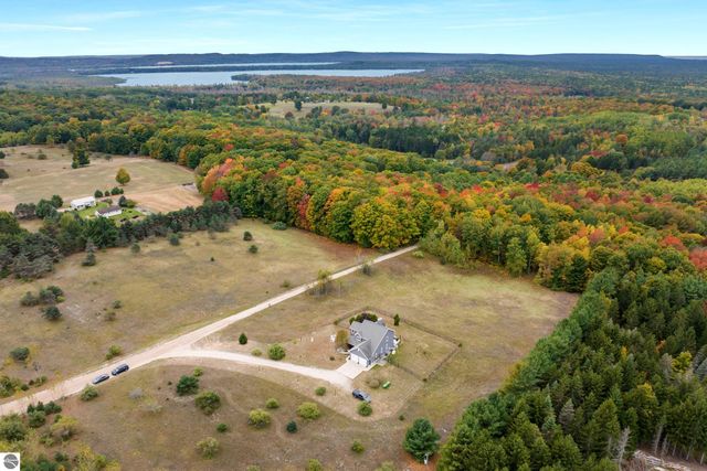 6536 Indian Hill Road, Honor, MI 49640