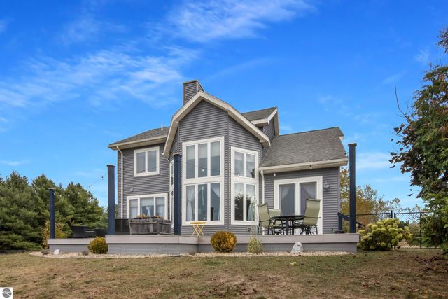 6536 Indian Hill Road, Honor, MI 49640