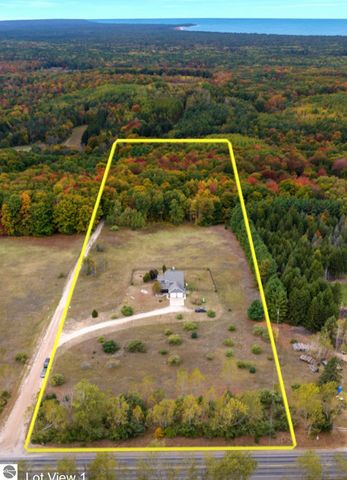 6536 Indian Hill Road, Honor, MI 49640