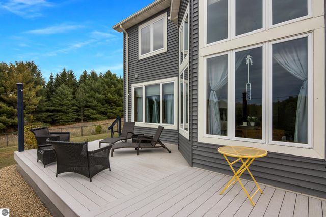 6536 Indian Hill Road, Honor, MI 49640