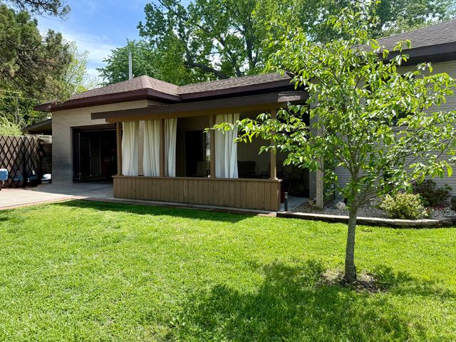 920 N 14th Street, Herrin, IL 62948