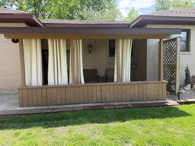 920 N 14th Street, Herrin, IL 62948