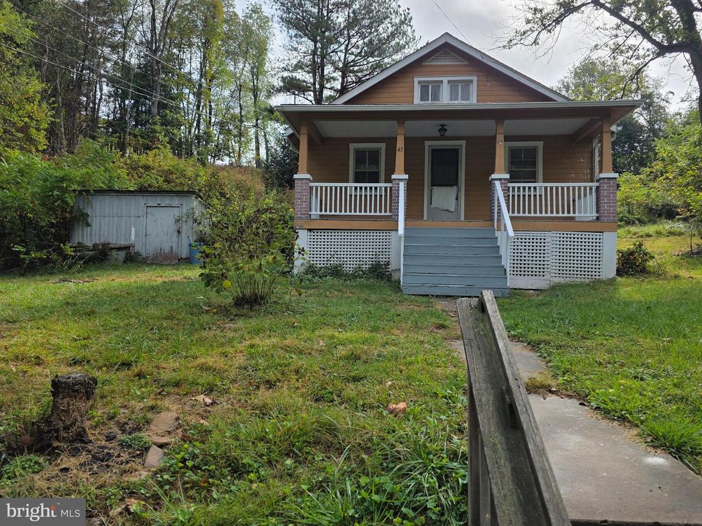 45 PANSY LN, Paw Paw, WV 25434