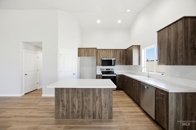 1698 Dyer St, Middleton, ID 83644