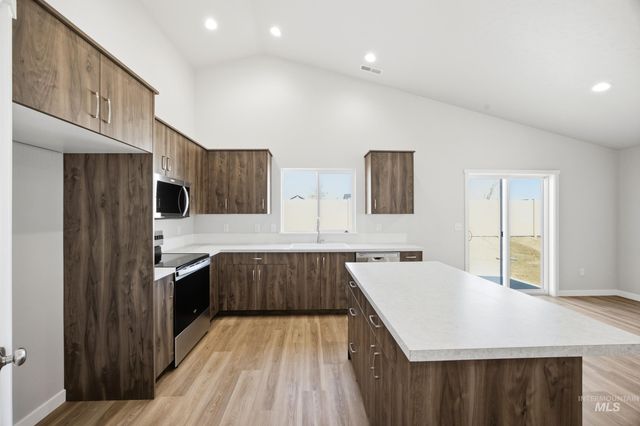 1698 Dyer St, Middleton, ID 83644