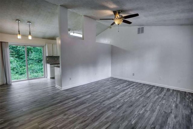 2119 SW Briar Glen Lane SW, Atlanta, GA 30331
