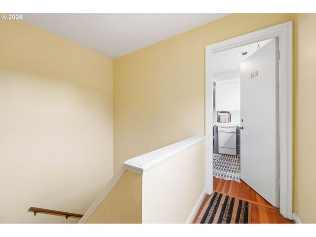 1631 Se WASHINGTON St, Portland, OR 97214