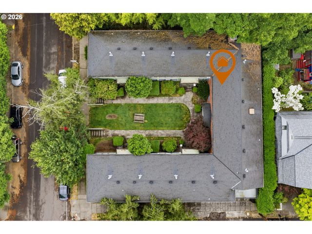 1631 Se WASHINGTON St, Portland, OR 97214