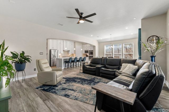 705 Treetop Pass, New Braunfels, TX 78130