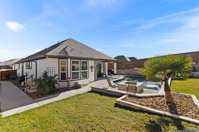 705 Treetop Pass, New Braunfels, TX 78130