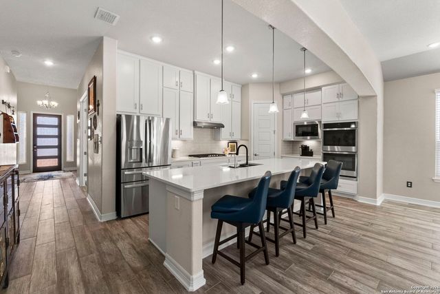 705 Treetop Pass, New Braunfels, TX 78130