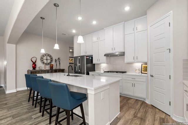 705 Treetop Pass, New Braunfels, TX 78130