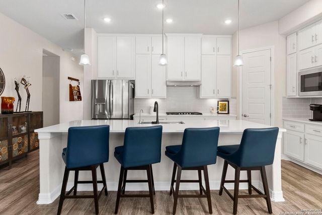 705 Treetop Pass, New Braunfels, TX 78130