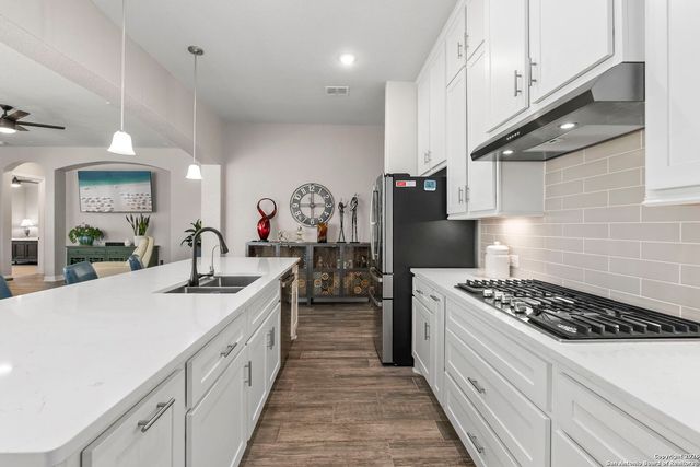 705 Treetop Pass, New Braunfels, TX 78130