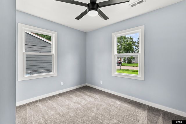 1318 Lindwood Drive, Carter Lake, IA 51510