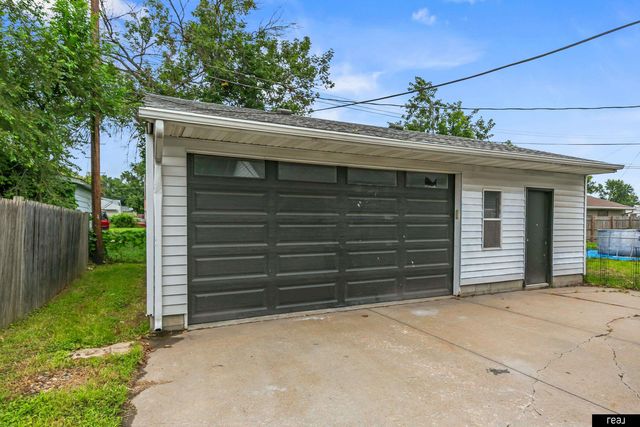 1318 Lindwood Drive, Carter Lake, IA 51510