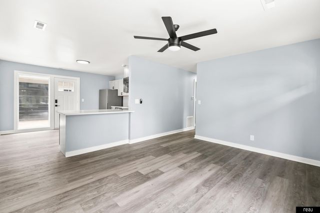 1318 Lindwood Drive, Carter Lake, IA 51510