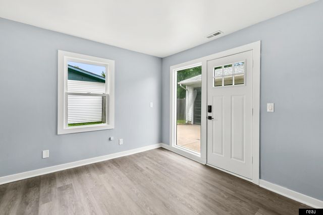 1318 Lindwood Drive, Carter Lake, IA 51510