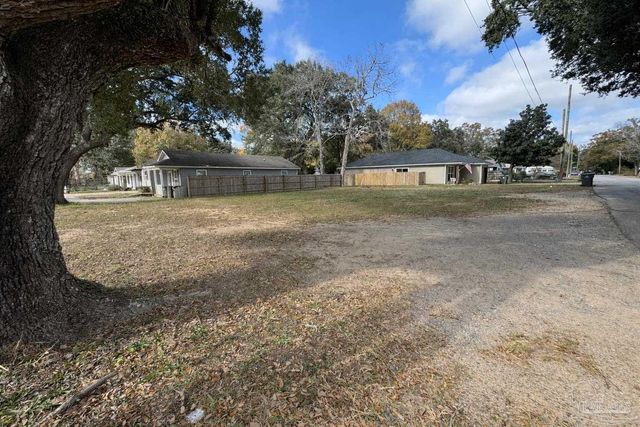 8411 Cherry Ave, Pensacola, FL 32534