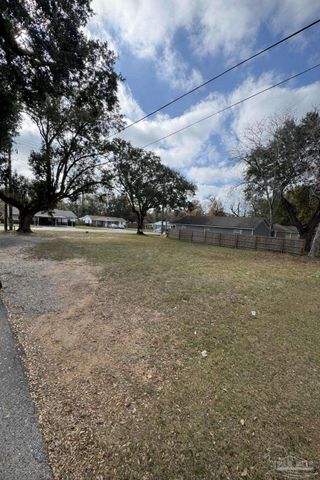 8411 Cherry Ave, Pensacola, FL 32534