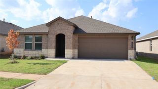 10229 NW 28th Street, Yukon, OK 73099