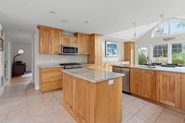 21 Broad Street, Newburyport, MA 01950