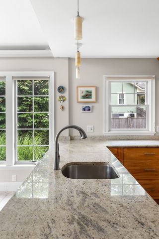21 Broad Street, Newburyport, MA 01950