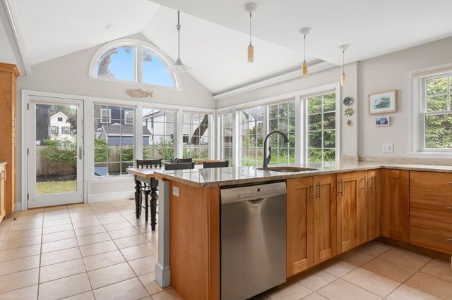 21 Broad Street, Newburyport, MA 01950