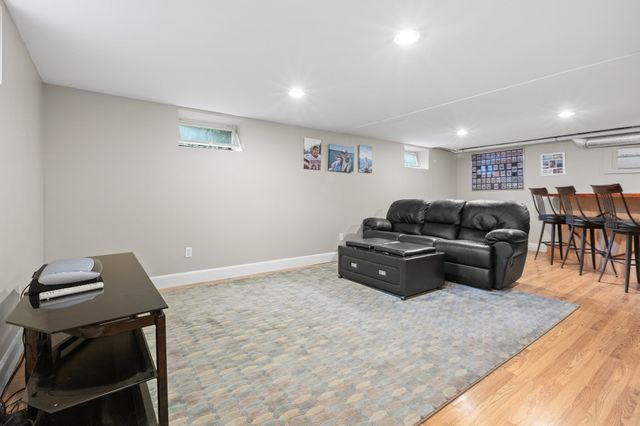 21 Broad Street, Newburyport, MA 01950