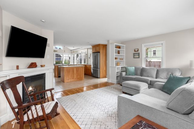 21 Broad Street, Newburyport, MA 01950