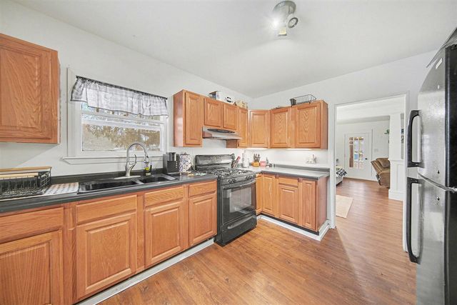 206 W Vandercook Drive, Jackson, MI 49203