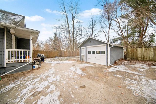 206 W Vandercook Drive, Jackson, MI 49203